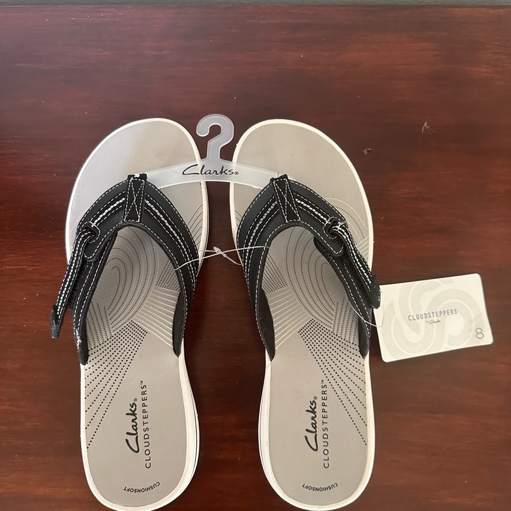 Clarks cloudstepper flip flop size 8